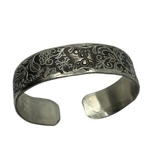 Wendell August pewter silver tone floral embossed monogrammed cuff bracelet